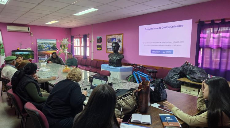 Más de 280 emprendedores y productores se capacitaron para fortalecer sus proyectos