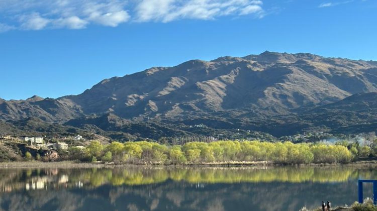 La mitad de la semana llega con temperaturas primaverales y viento
