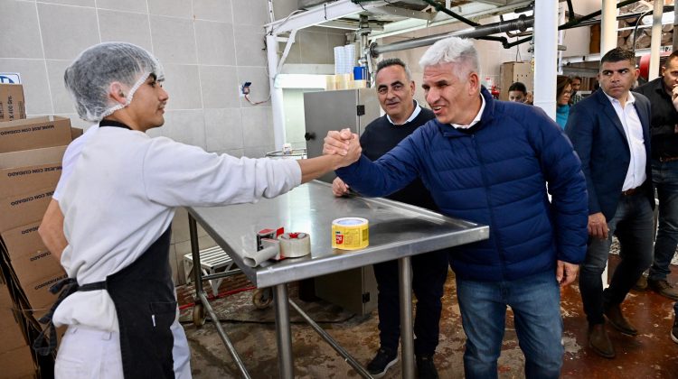 Poggi visitó la empresa que creció con financiamiento federal y se sumó a proveedores locales