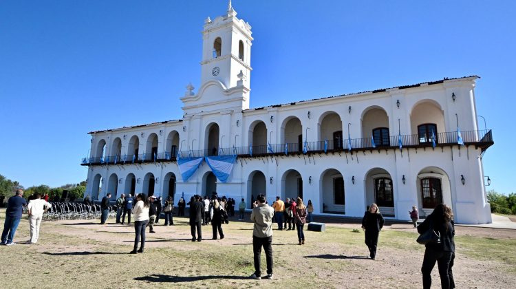 El Gobernador firma la promulgación de la Ley de Necesidad de Reforma Parcial de la Constitución