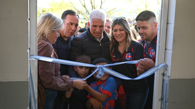 ‘Creciendo con tu Club’: el Gobernador inauguró el nuevo SUM del Club ‘El Chorrillo’