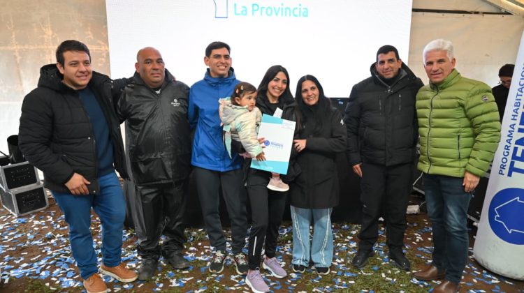 Nueve familias recibieron los decretos de preadjudicación y el 12 de abril se mudarán a sus casas