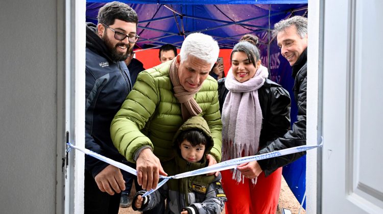 El Gobernador inauguró la primera vivienda de Autoconstrucción Asistida