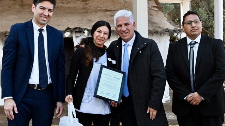 Un reconocimiento, una carta y un agradecimiento