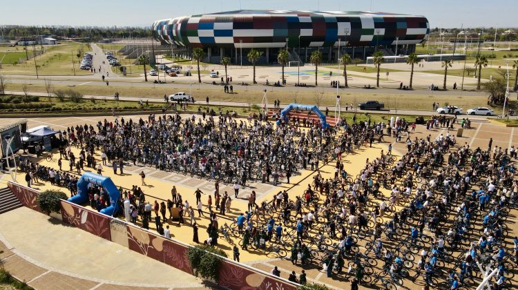 Villa Mercedes en movimiento: junto a Poggi, 633 chicos se pusieron los cascos y estrenaron sus TuBi