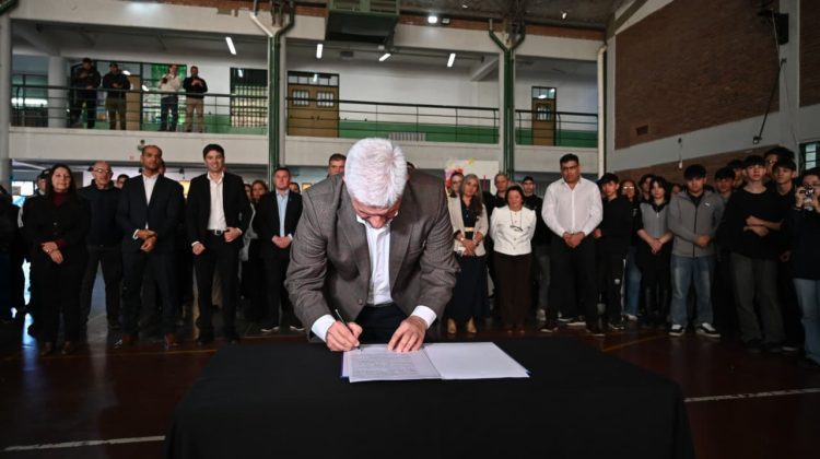 Poggi adjudicó la obra para renovar por completo la Escuela ‘Industrial’ del barrio El Lince