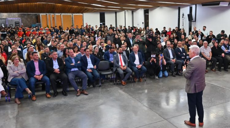 Con los 50 Festivales como emblema, el Gobierno presentó la temporada turística