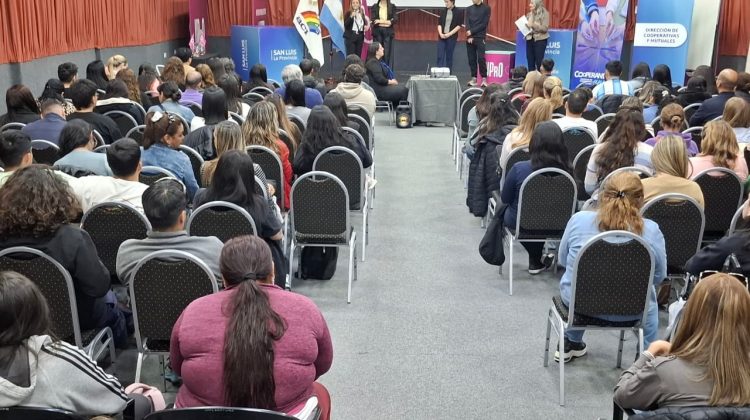 Más de 1.250 docentes ya se capacitaron en cooperativismo escolar