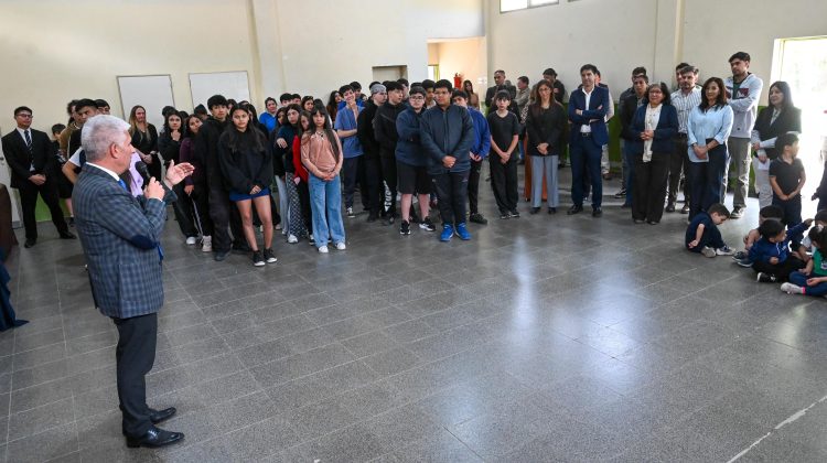 Poggi firmó el inicio de obra de la nueva sala de 3 años de la Escuela ‘Eriberto Mendoza’