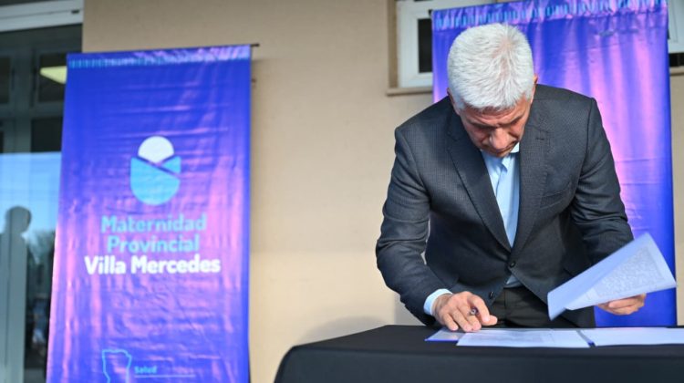Poggi firmó el decreto para adquirir equipamiento para la Maternidad ‘Carlos Luco’