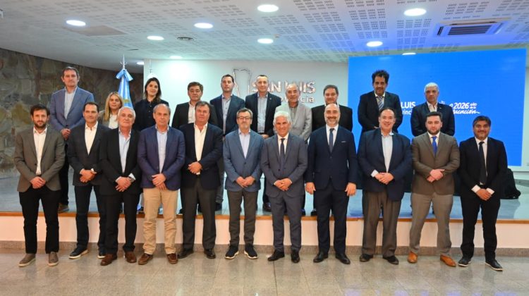 El Gobernador mantuvo una reunión de trabajo con representantes de la Unión Industrial Argentina