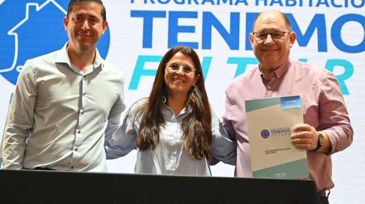 Celebra Juan Llerena: “En total ya sumamos 12 viviendas”