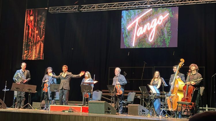 El tango se vistió de gala en el Cine Teatro San Luis con una producción cautivante