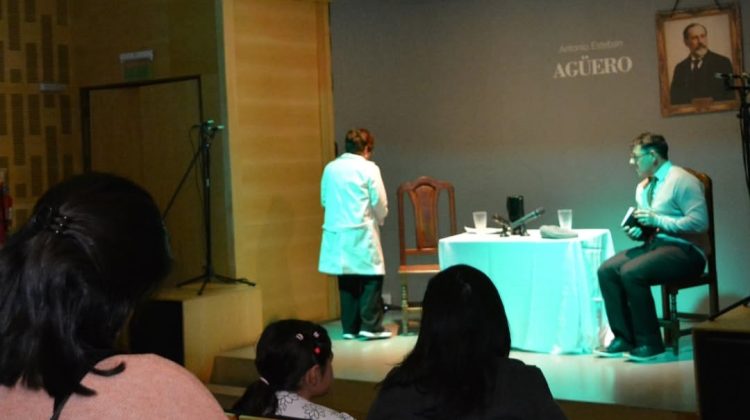 La obra ‘Nadie puede saberlo’ subió a escena con éxito en la Casa del Poeta