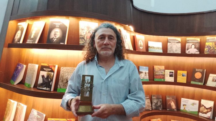 Javier Bautista fue homenajeado por su trayectoria en el folclore