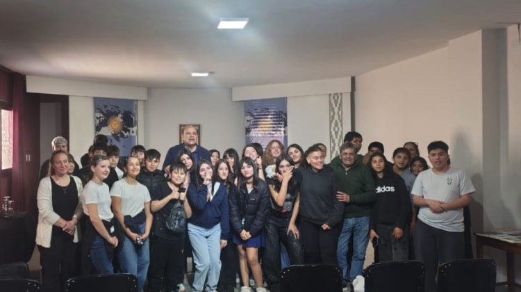 Cada vez más estudiantes conocen las historias de los veteranos de Malvinas
