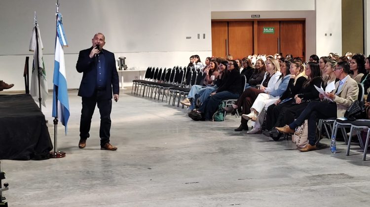 Más de 500 docentes participaron de una nueva jornada sobre gestión emocional y autocuidado