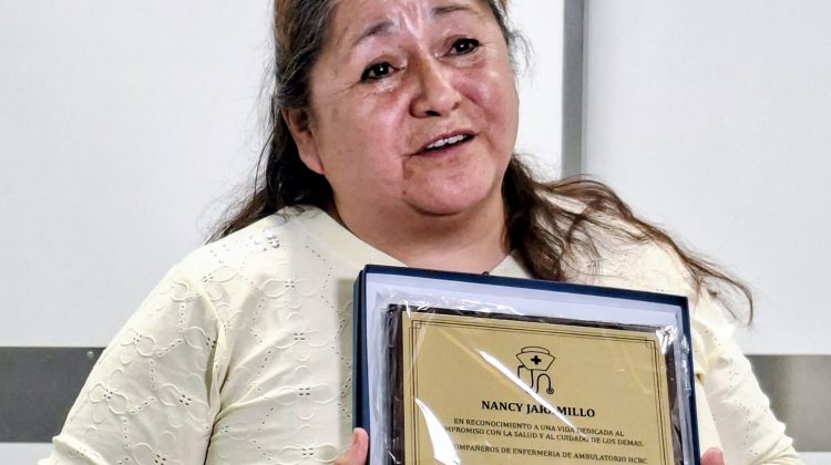 Nancy tuvo su merecido reconocimiento luego de toda una vida dedicada a la enfermería