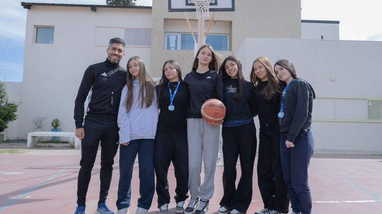 La Escuela Pública Digital ‘Albert Einstein’ se coronó campeona provincial de básquet