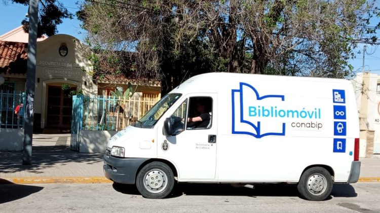 La Bibliomóvil profundiza su trabajo junto a comunidades y bibliotecas populares