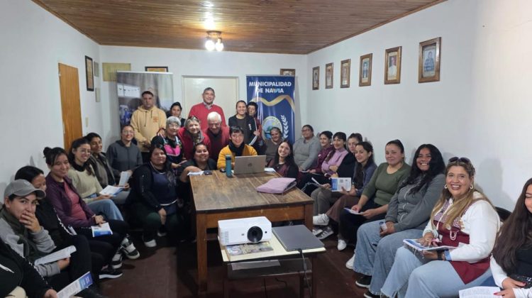 Navia y Unión reunieron a vecinos para conocer las líneas de financiamiento para emprendedores