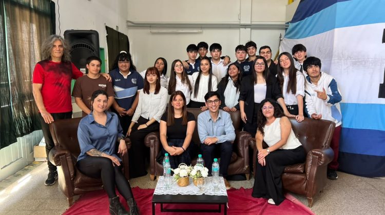 Estudiantes de la Escuela Técnica N°8 organizaron una jornada ambiental para alumnos más jóvenes