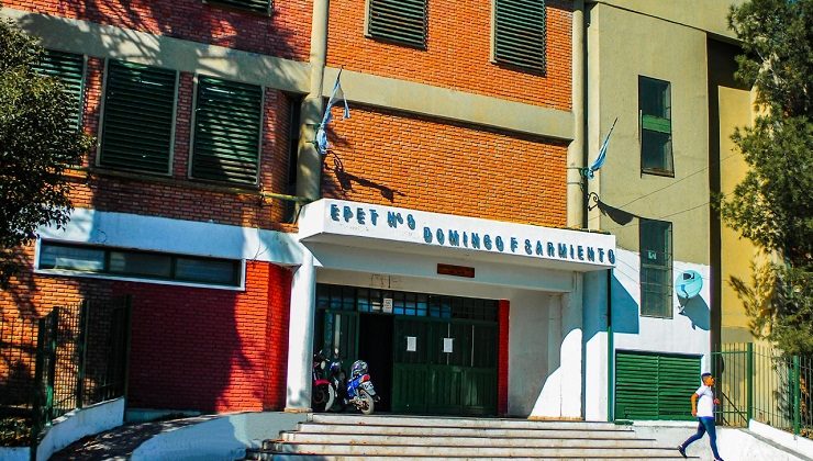 La Provincia ejecuta mejoras edilicias en las escuelas ‘Domingo F. Sarmiento’ y ‘Manuel Laínez’