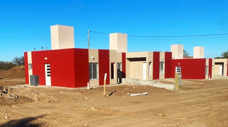 Nuevos trabajos de terminación consolidan el avance de las viviendas en La Punta