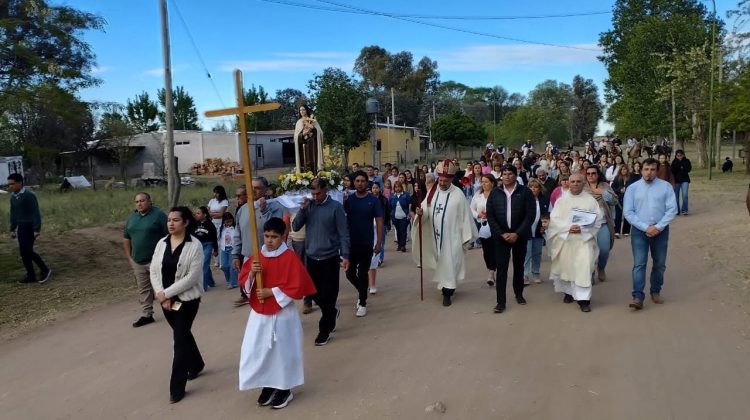 Batavia celebra a Santa Teresita y renueva su fe, sus tradiciones e identidad