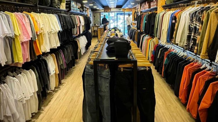Este lunes vuelve la promo para comprar indumentaria con 50% de descuento