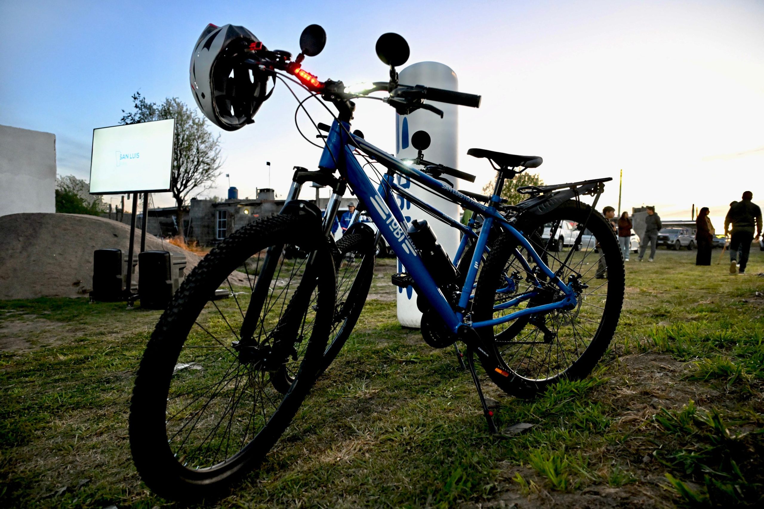 Bicicletas TuBi entregadas a estudiantes
