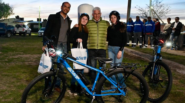 Poggi acompañó la entrega de bicis de TuBi a estudiantes de La Vertiente