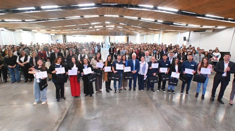 San Luis avanza con la formación docente en IA: más de 370 egresados recibieron sus diplomas