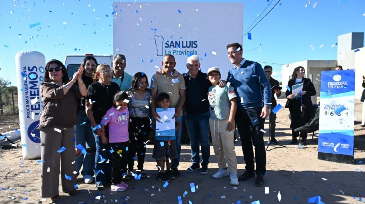 La vivienda, protagonista del fin de semana: familias de Balde y Alto Pencoso recibieron sus casas