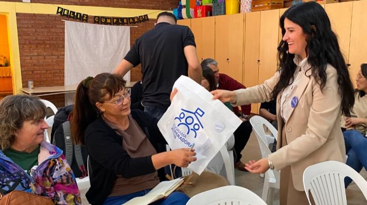 ‘Cooperadora Activa’ llegó a Renca y Tilisarao con asesoramiento y entrega de kits