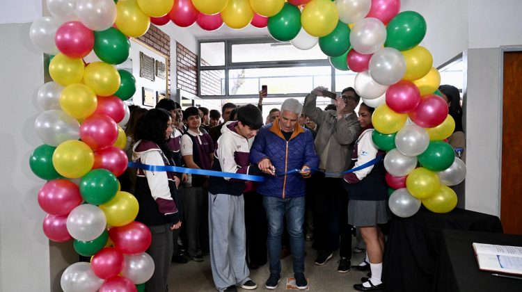 Poggi inauguró obras de refacción en la Escuela Técnica N°28 de La Toma