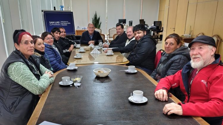 El ministro Bertolini se reunió con la asociación del barrio La Vecindad