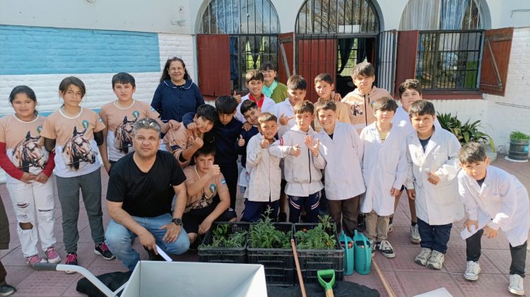 Se realizó la entrega de insumos y equipamiento en Donovan y Dique Vulpiani