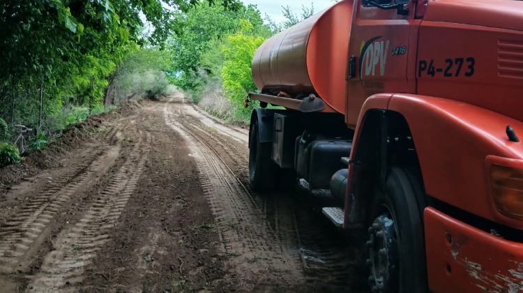 Reparan caminos no pavimentados en Pringles, Pedernera, Junín, San Martín, Belgrano y Ayacucho