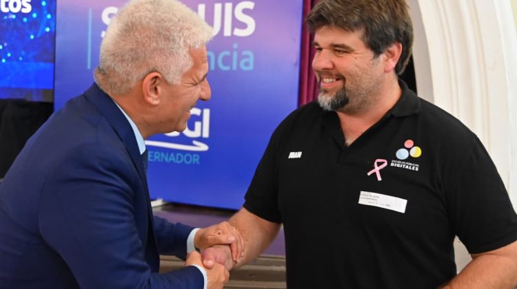 “El centro del aula sigue siendo el vínculo entre el docente y el estudiante”
