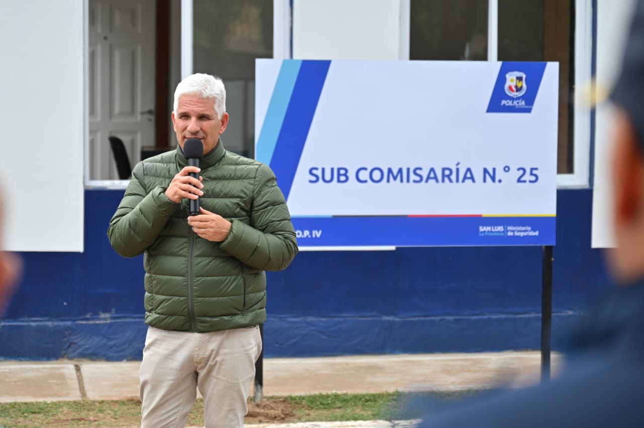 Inauguración de la Subcomisaría Nº25 de Navia