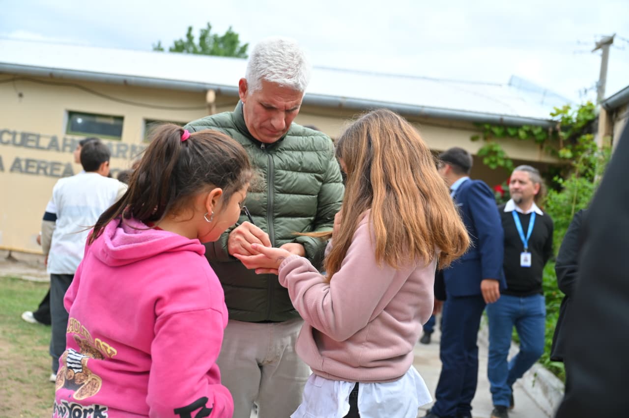 Visita a la Escuela Hogar Nº13