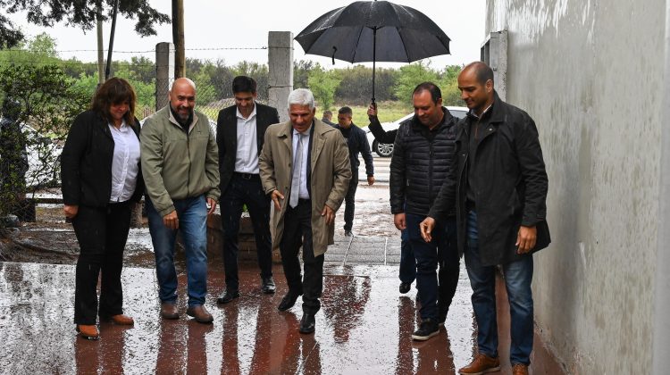 Poggi visitó las obras de refacción y la construcción de una sala de 3 años en la escuela de Donovan