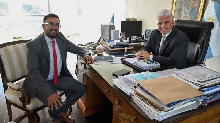 El Gobernador y Álvarez Pinto acordaron el regreso del actual Ministro a la intendencia de Merlo