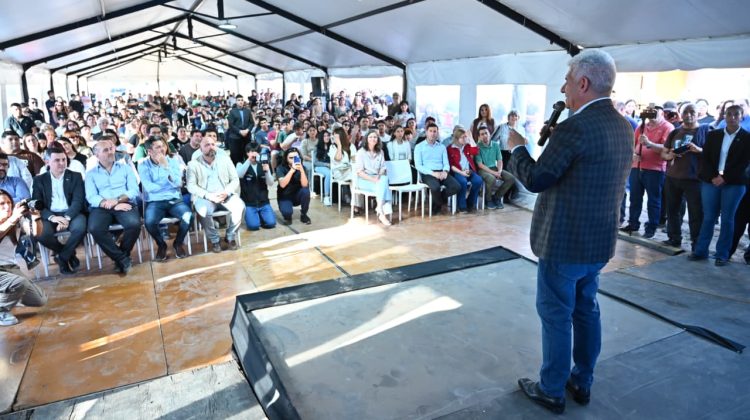 “No vamos a dejar de trabajar hasta cumplir con el último inscripto del plan ‘Tenemos Futuro’”