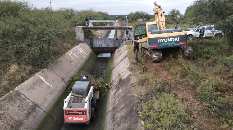 Suspenderán el suministro de agua del canal Paso de las Carretas por tareas de limpieza