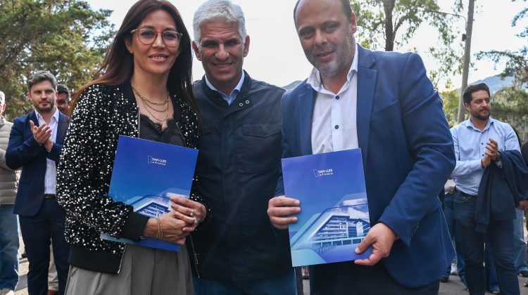 Junto a vecinos y autoridades, Poggi inauguró obras de iluminación en Potrero 