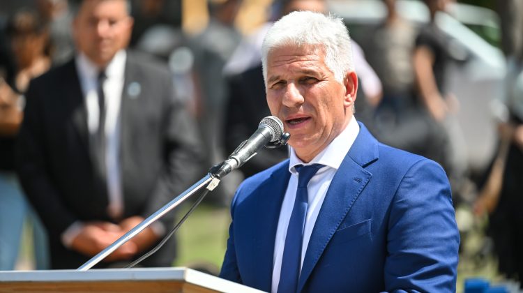 “Mi respaldo incluye la decisión de no meter la política partidaria dentro de la Policía”