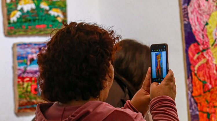 Inauguraron una muestra textil de las artistas Marta Cella y Nora Román en Casa Palmira