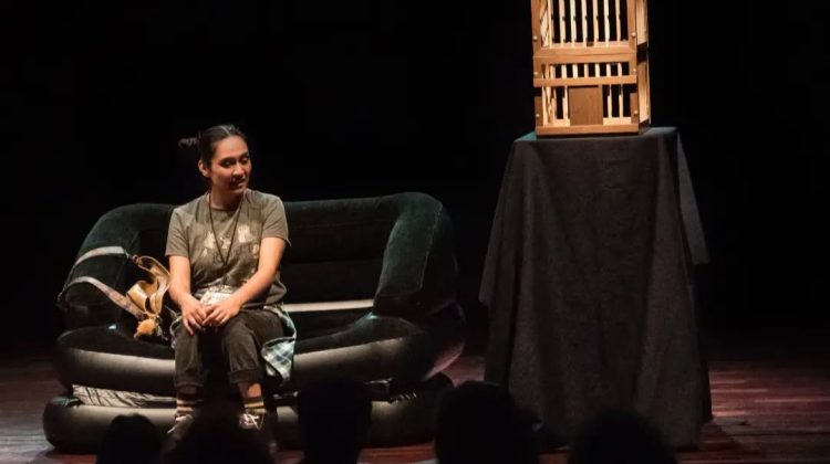 ‘Jaulas’ conmovió al público local con una profunda reflexión sobre violencia y libertad
